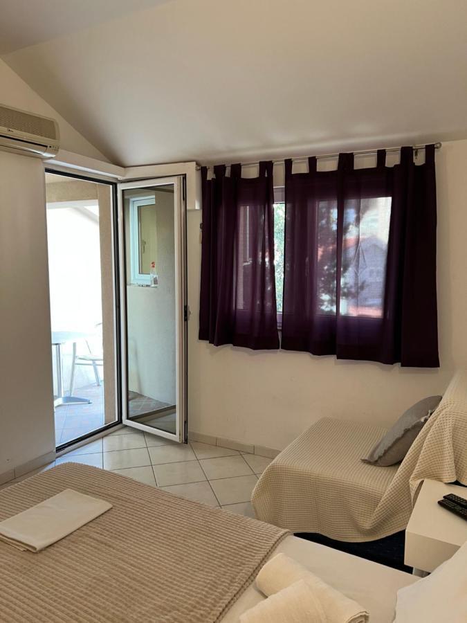 Ksenia Guesthouse Apartments And Studios Budva Buitenkant foto