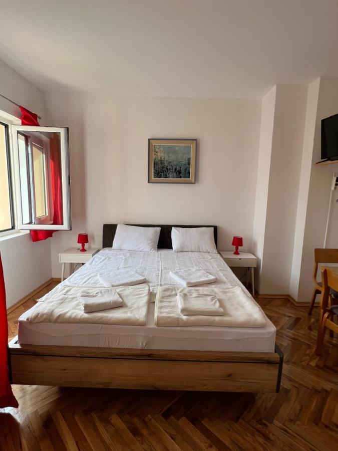 Ksenia Guesthouse Apartments And Studios Budva Buitenkant foto