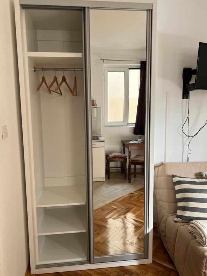 Ksenia Guesthouse Apartments And Studios Budva Buitenkant foto