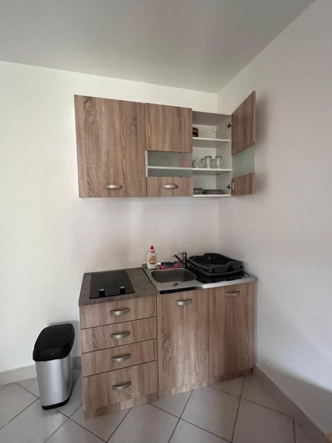 Ksenia Guesthouse Apartments And Studios Budva Buitenkant foto