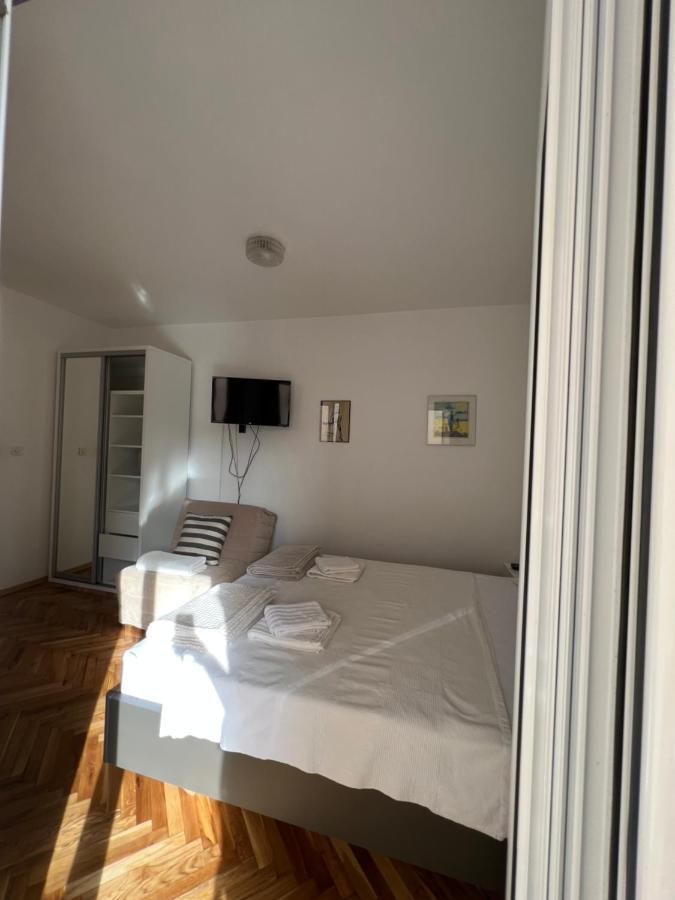 Ksenia Guesthouse Apartments And Studios Budva Buitenkant foto