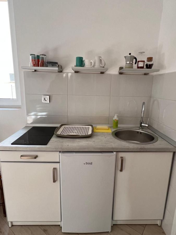 Ksenia Guesthouse Apartments And Studios Budva Buitenkant foto