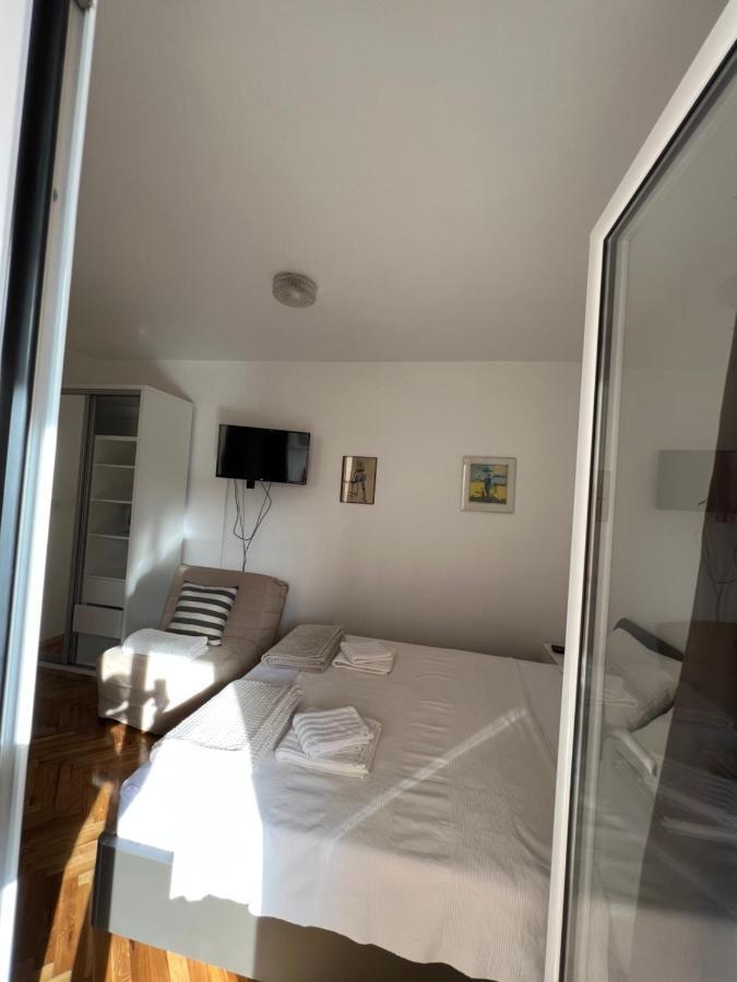 Ksenia Guesthouse Apartments And Studios Budva Buitenkant foto