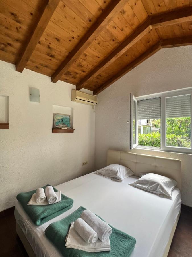 Ksenia Guesthouse Apartments And Studios Budva Buitenkant foto