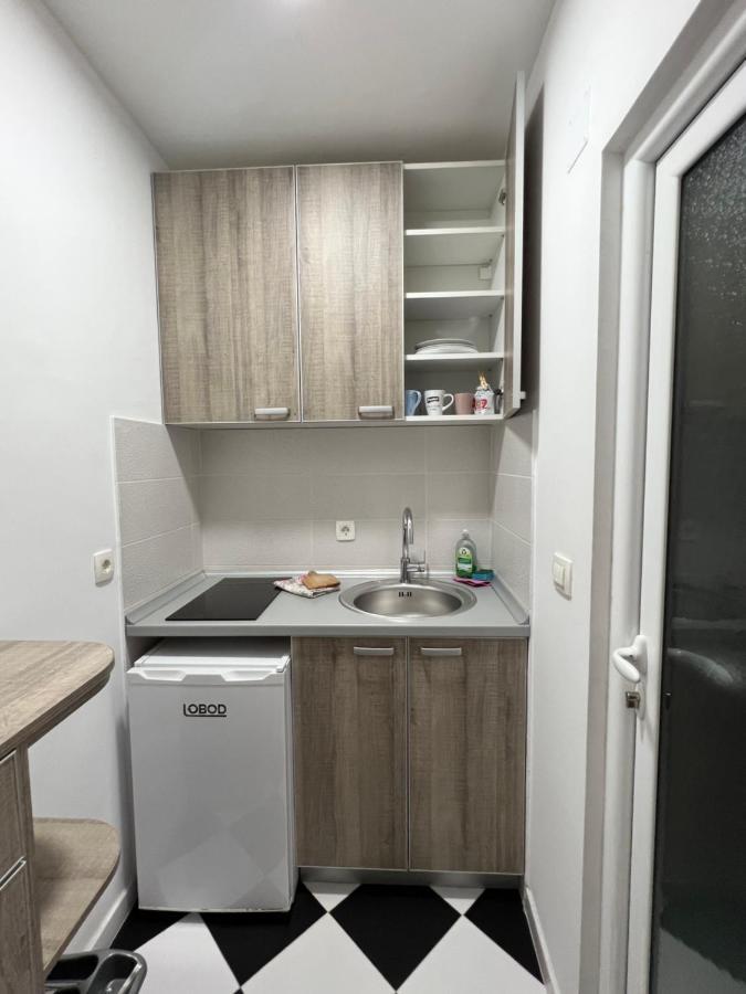 Ksenia Guesthouse Apartments And Studios Budva Buitenkant foto
