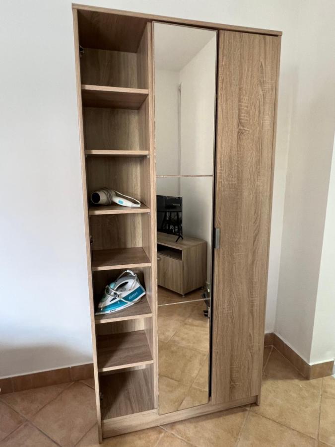 Ksenia Guesthouse Apartments And Studios Budva Buitenkant foto
